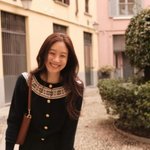 44세 정려원, 웃는 모습 아기 같아…명품백 눈에 안 들어오는 미모