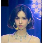 콘에서 다양한 <b>단발</b> 스타일링 말아준 카리나