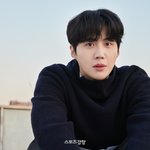 [단독] 김선호 ‘송중기 부름’ 거절 뒤 수십억 계약금 챙긴 배경은...