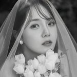 강은비, 17년 연인과 4월 결혼…"<b>묵묵</b>한 나무처럼 지켜줘"