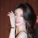 중단발의 수지는 그냥 미쳤다는 말 밖엔...