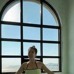 '김종민vs에<b>일리</b>' 고민 끝낸 신지...노란 모노키니 입고 '홀가분'