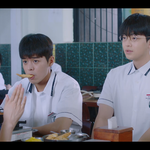 친구가 바람 피는 걸 목격했다. 친구 여친에게 말한다<b>VS</b>만다