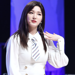 [단독] 율희, 세 아이 출산→'40kg대' 진입 이유 있었네....