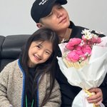 [댓글부탁해] '조카사랑' 쌈디, 입학식<b>깍지</b> 쫓아가 눈물 '무릎꿇고...