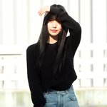 [포토]고민시, 봄햇살에 빛나는 미모