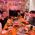 [모두드루와] 오랜만에 모인 뉴이스트 멤버들.jpg