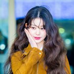 [사진]아이브 장원영,'수줍게 드러낸 복근'