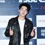 [엔터톡] <b>헨리</b> “망했다 싶을 때 ‘진짜 사나이’로 대박..눈물까지...