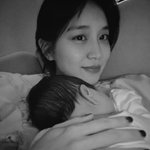 정<b>유민</b>, 결혼 7개월만 엄마됐다..'축복이' 안고 미소