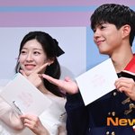 아나운서, 박보검과 함께 포즈 ‘드디어 박보검 성덕’ [포토엔<b>HD</b>]