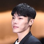 故 휘성, 늦은 장례식 열린다…유가족 "떠나는 길 외롭지 않게"...