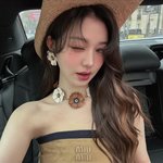 아이브 장원영, 파리 사로잡은 카우걸 변신… “이 구역 비주얼 퀸은...