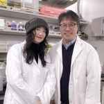 구혜선, '샴푸 개발' 교수 만났다…연구복에 <b>털모자</b> 패션 눈길
