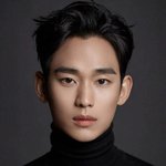 김수현 <b>팬</b>카페, <b>미</b>성년자 교제 의혹에 “배우와 함께할 것”
