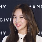 나만 웃을때 <b>잇몸</b> 보이는거 좋냐..