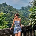 성숙美 넘치는 '원빈 조카' 위엄..김희정, 발리서 아찔한 각선미