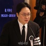 [댓글부탁해] 영결식 참석자들에게 인사하는 故 <b>휘</b>성 동생 최혁성