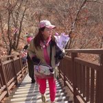 ‘수영 국대 상비군’ 출신 母 <b>DNA</b> 물려받은 송지효, 가뿐하게...