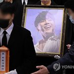 가수 휘성 오늘 <b>봄비</b> 맞으며 영면…"음악 영원할 것"