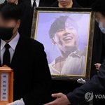 故휘성, 영면…가족·동료 눈물 속 발인