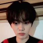 김규빈은 흑발이야