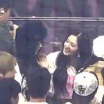 아이린 에스파한테 <b>친한</b>척 해놓고