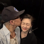 구준엽, 故서희원 유골 안고 <b>작별</b> 인사...빗속 눈물로 보냈다