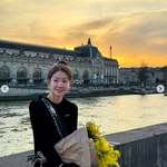누가 애엄마로 볼까..노란 꽃처럼 <b>화사</b>한 미모로 파리 사로잡았다