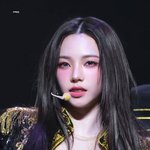 너무 충격적이었던 카리나 폰 카메라 실물