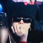 콘서트장에서 '위플래쉬' 추고 있는 <b>GD</b> 발견