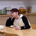 [댓글부탁해] <b>턱</b><b>필러</b>1cc더 맞으면 후회함??