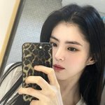 한소희, 거울셀카도 화보 같네…'<b>여전</b>한 미모'로 전한 근황