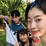 ‘그 시절’ 다현X<b>진영</b>, 졸업앨범 감성 제대로…엔딩크레딧 스틸