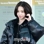 짧아도 너무 짧은 초<b>미니</b> 카리나, '치명적인 각선미'
