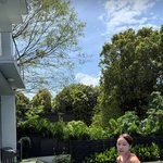 '이혼' 황정음, 보상으로 5억 외제차 플렉스 하더니…아예 싱가포르...