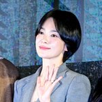 송혜교, 사랑에 빠졌네… 품에 쏙 넣고 공개적으로 밝힌 "내 사랑"