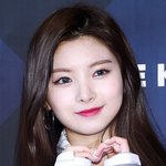 에버글로우 <b>왕이런</b> "데뷔 6년째 수입 0원..한번도 정산받은적...