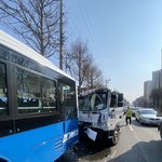 시내버스-<b>화물차</b> 충돌 10대등 승객 7명 부상