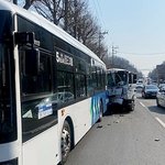 시내버스-<b>화물차</b> 충돌 10대 여성등 7명 부상