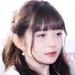 공항 출국길에 등장한 <b>재벌집</b> 막내 공주님