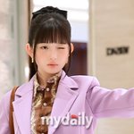 아이브(<b>IVE</b>) 레이 '갑지기 훅 들어오는 윙크'