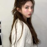 솔직한 사람” 한소희 근황, <b>컬러</b> 렌즈+웨이브 헤어로 인형미 정점