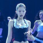 제니 <b>두상</b> 진짜 이쁘다