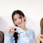 <b>민주</b> ㅈㄴ 예쁨..