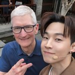 헨리 “美서 노예처럼 살았다” 고백하더니 애플 <b>CEO</b> 팀 쿡 만났다