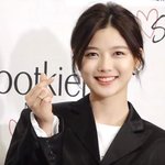 김유정, <b>데이즈</b>드 화보 비하인드 공개