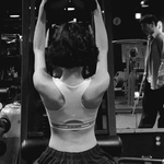 나나, 쩍쩍 갈라진 등근육…몸매도 미모도 美쳤네[<b>SNS</b>는 지금]