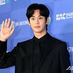 [드루와] 김수현, ‘넉오프’ 공개 <b>보류</b>→대만 팬미팅 결국 취소...