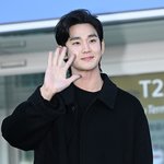 ‘위약금 13억’ 추정 팬미팅 “<b>안전상</b> 연기” 대만 안 가고 입...